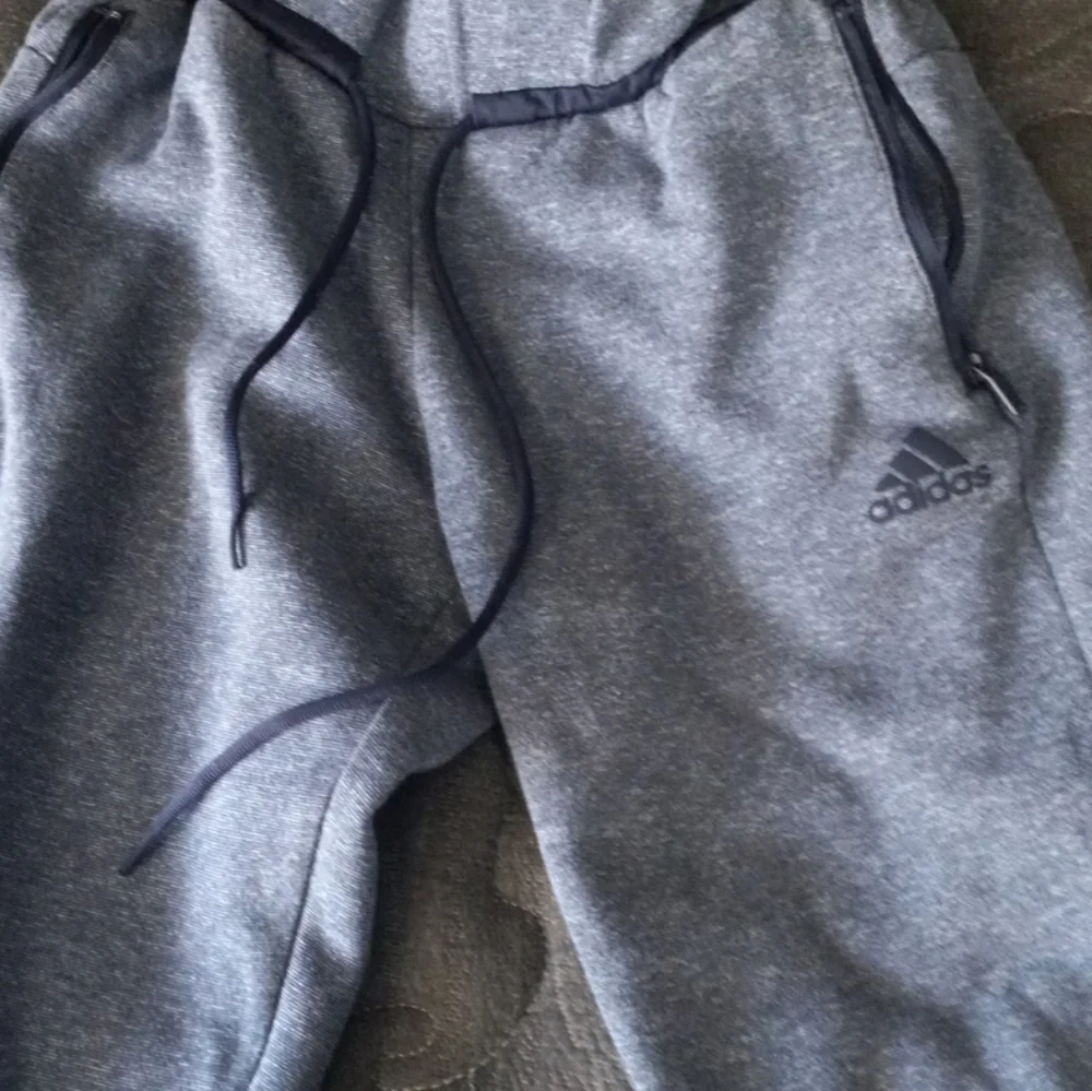 Adidas Sweatpants Size XS Youth Boy Grey Stripes Jogger - Picture 2 of 9